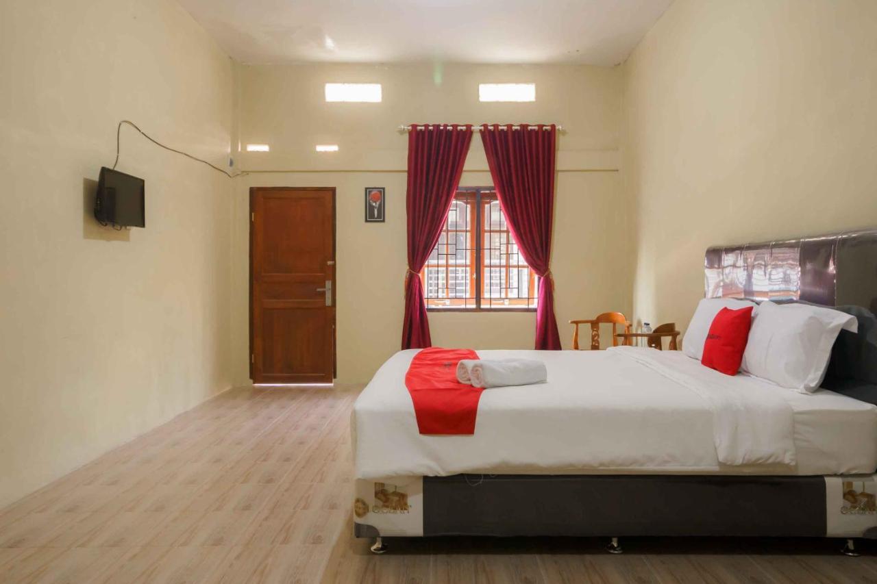 เรดดอร์ซ เนียร์ บูกิต กูบู เบราสตากิ Hotel เบอราสตากี ภายนอก รูปภาพ