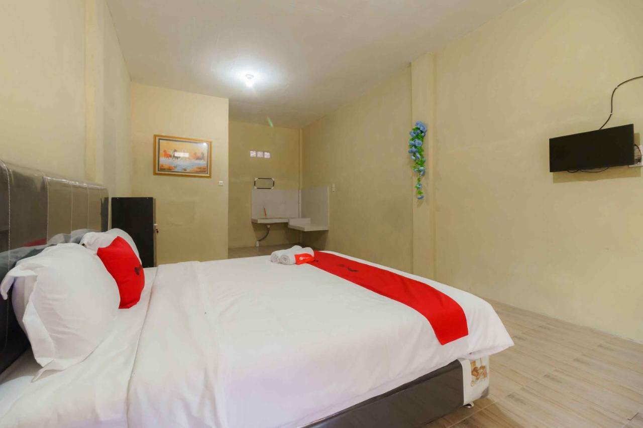 เรดดอร์ซ เนียร์ บูกิต กูบู เบราสตากิ Hotel เบอราสตากี ภายนอก รูปภาพ
